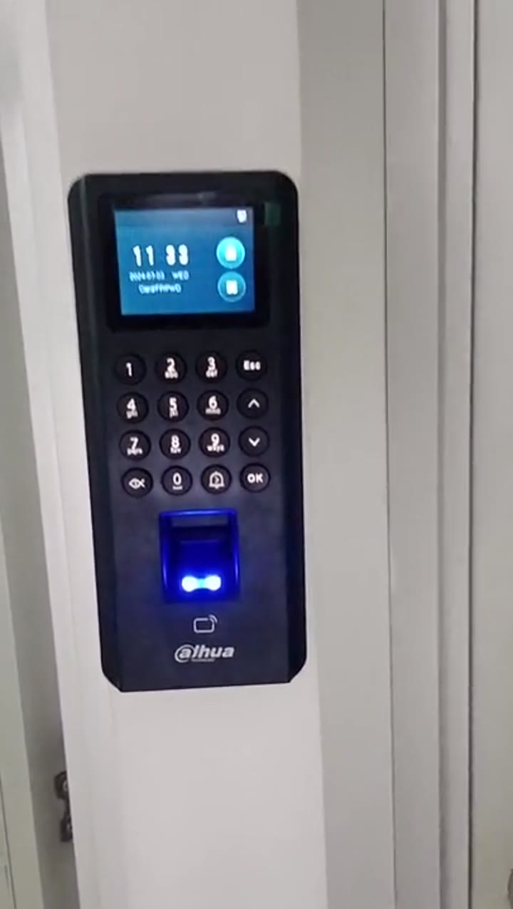 Terminal biométrico de acceso